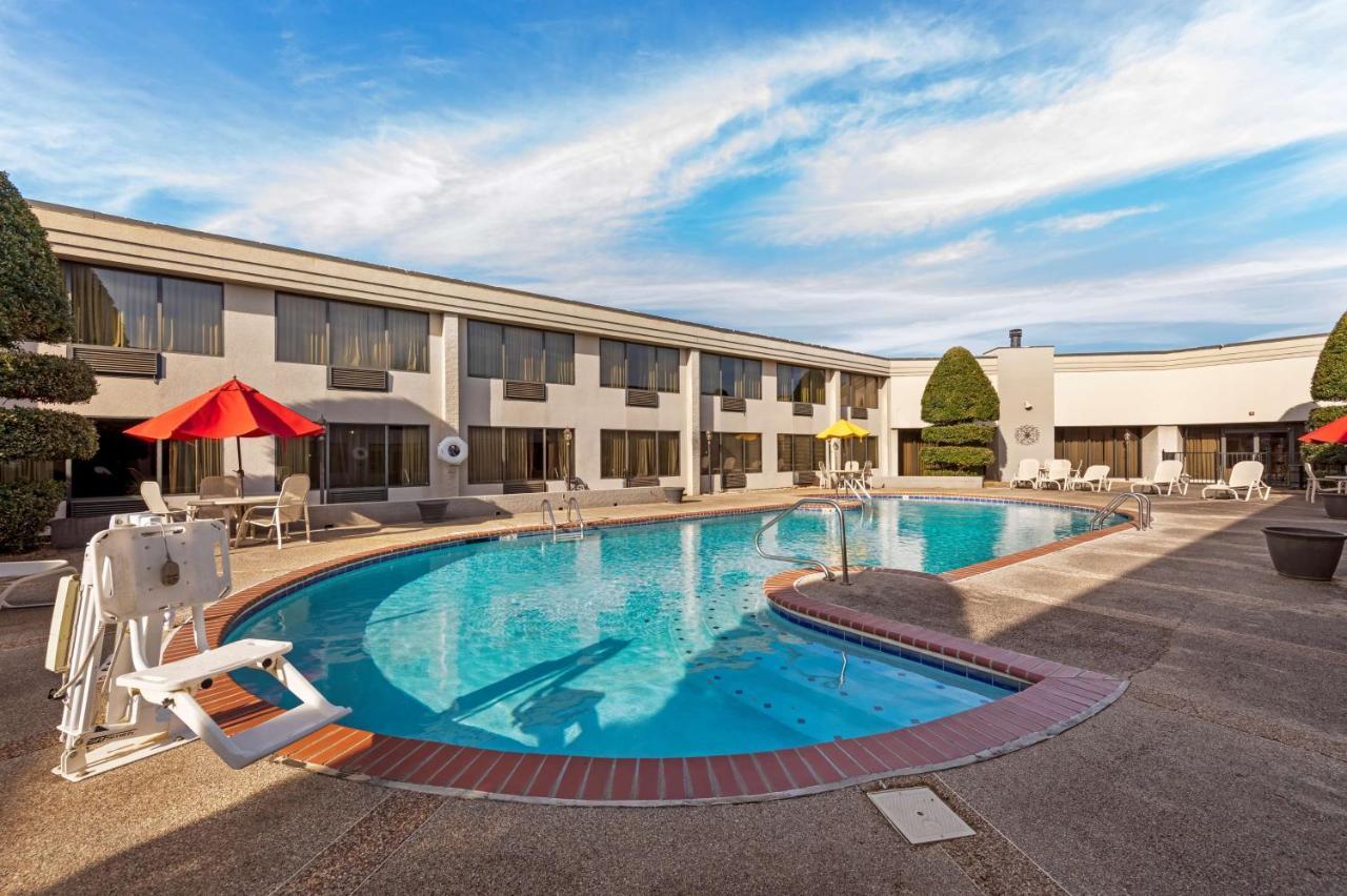 Best Western Plus Madison-Huntsville Hotel Exterior foto
